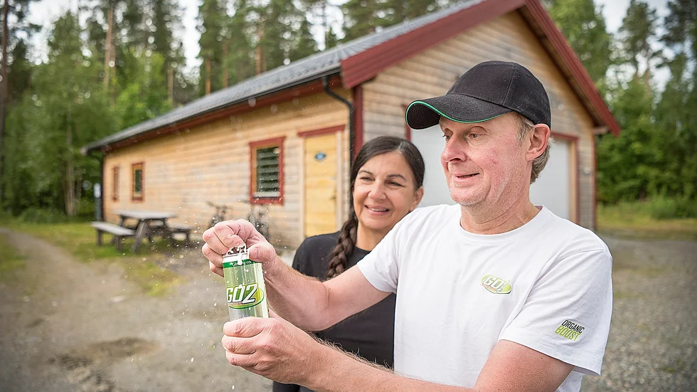 Premiär. Julie och Tommy Eriksson, Southside Brewing Company, tror på framtiden. Nu satsar de på att tillverka en ekologisk energidryck. Foto: Lars Eriksson.