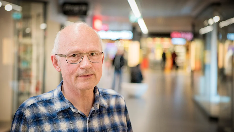 Orolig. ”Politikerna ser inte helhetsbilden”, säger Lage Burman, Aveny Sko. Foto: Lars Eriksson.