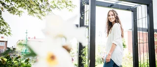 Emma sjunger sig genom stan
