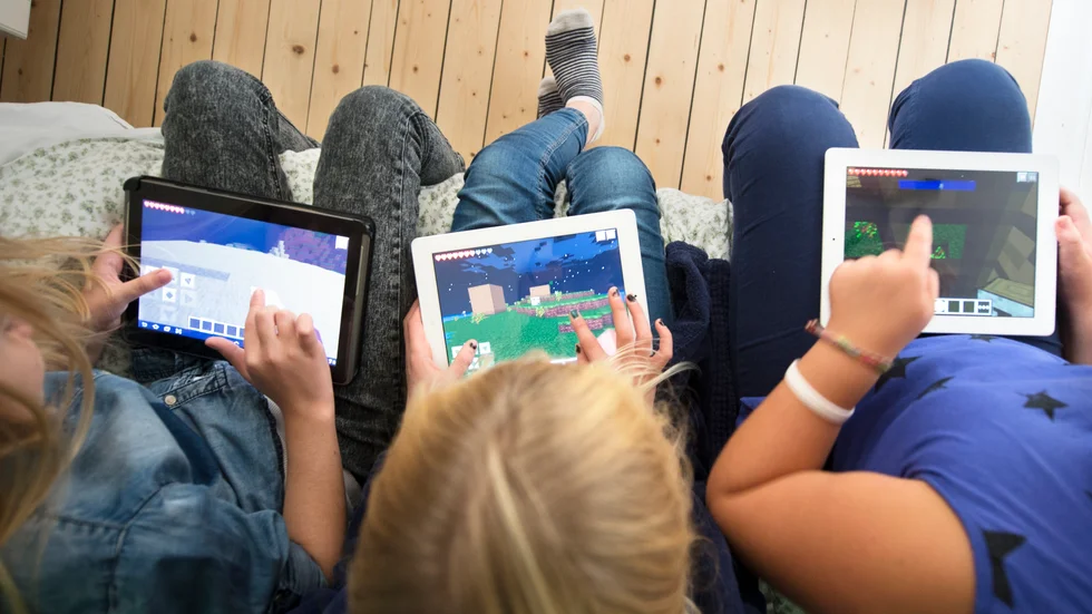 Det är lätt att fastna i spelet Minecraft, skriver Theodor Ekenstedt. 
