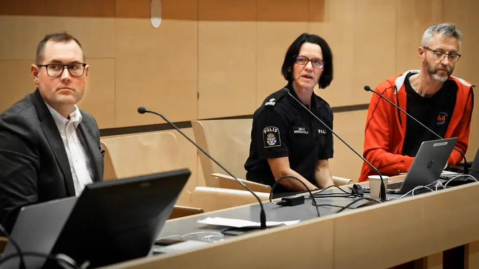 På onsdagen offentliggjordes årets ADNTS-undersökning. På plats fanns bland andra Fredrik Stenberg (S) och kommunpolisen Ewa Öberg Öström.