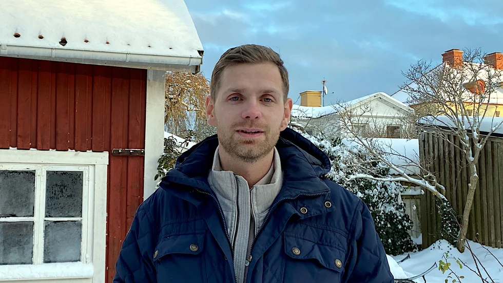 Albin Sandell fortsätter traditionen han påbörjade för några år sedan, att skänka en julgåva till någon familj som har det tufft i jul.