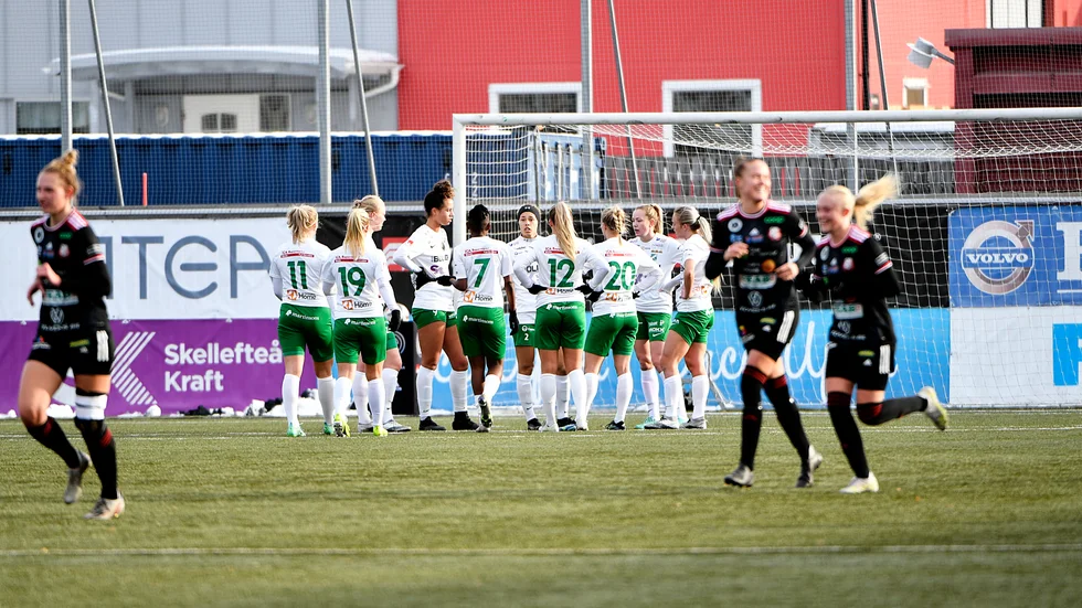 Morön BK kommer att lämna över elitlicensen till Skellefteå FC efter alla turer.
