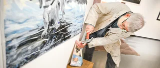 Därför ryser Carl Johan De Geer vid tanken att hans ”Ledtrådar” kan ses som en minnesutställning