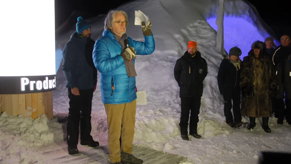 Iglootel Bild 3 Bildtext: Michael Fender vd för FlyCar invigningstalade, till höger om honom, Johan Sund vd på Silver resort och samarbetspartner med Fender.