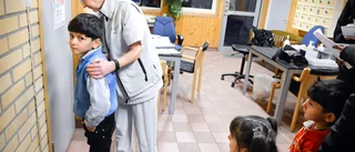 En ödla på näsan – det fick Emelie när hon gjorde hälsoundersökningar