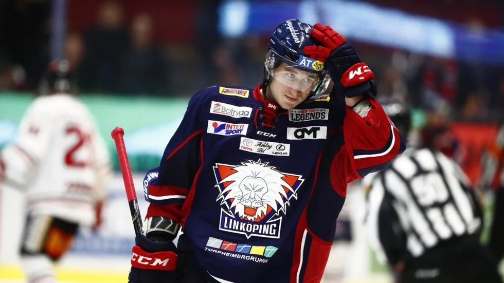 LINKÖPING 20171006
Linköpings Jakob Lilja fick sitt mål bortdömt under fredagens ishockeymatch i SHL mellan Linköping HC och Örebro Hockey i Saab Arena.
Foto: Stefan Jerrevång / TT / kod 60160