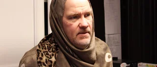 Göran jobbar i slöja – i protest mot domen