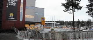 Kravallstaketen på plats