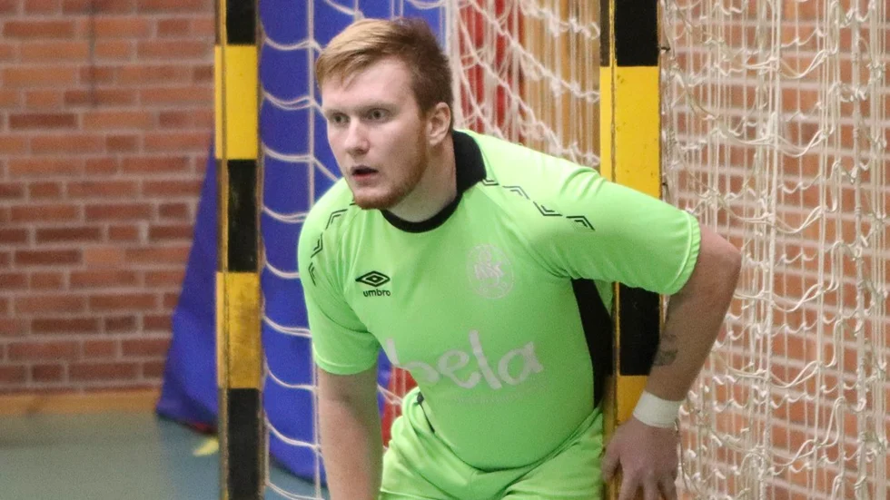 Albert Karjalainen svarade för en stark insats mellan stolparna när City föll borta mot Kalmar.