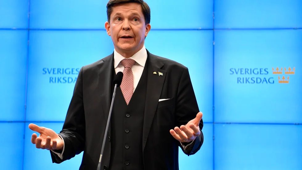 Talman Andreas Norlén framförde skarp kritik till Miljöpartiets agerande. Att de inte kunde tänka sig sitta i en regering med oppositionens budget är något han gärna hade velat veta i förväg.