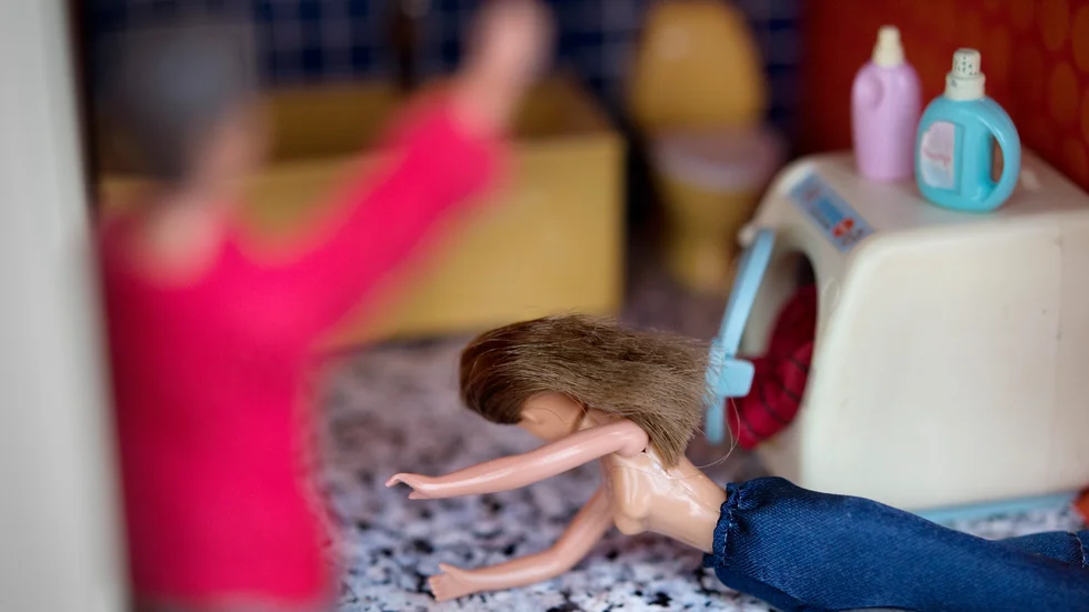 Alla vårdbesök på grund av att man utsatts för sexuella övergrepp ska vara gratis, menar debattörerna.