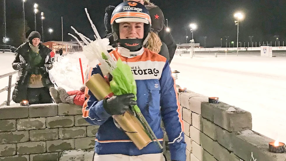 Malin Viklund segern segern med Jaguar Håleryd. (Foto: Torbjörn Enmark).