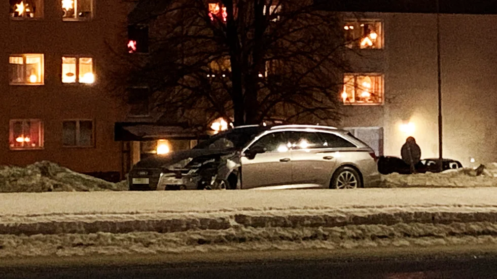Det skadade fordonet kunde parkeras i busshållplatsen intill Kågevägen.