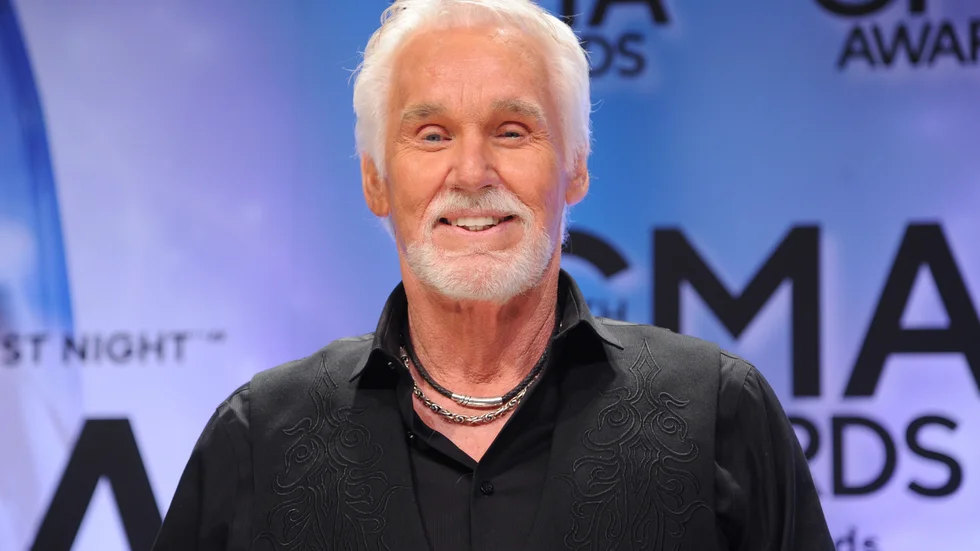 En ny skiva med Kenny Rogers ges ut – tre år efter sångarens död. Arkivbild.