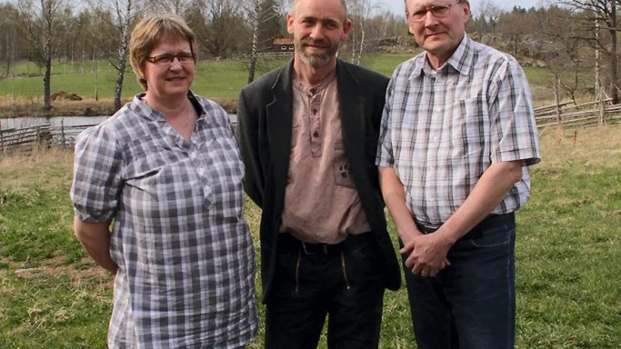 Bittan Johansson, Håkan Strotz och Hans Ström har starka invändningar mot planerna på vindkraft i Ödeshögs skogsbygd där bland annat Visjön ingår. foto: gunilla rech