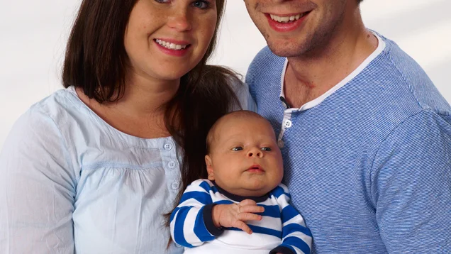 Helena Klarin och Andreas Högberg, Motala, fick den 9/5 sonen Lucas. Längd 50 cm, vikt 3 730 g. Lucas har en storebror som heter Melvin, 2 år.