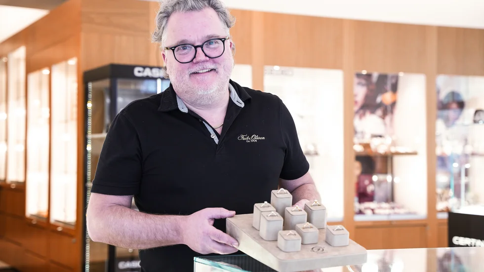 "Att jag nu designat egna vigselringar är en gammal dröm som gått i uppfyllelse", säger Peder Westberg.