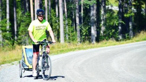 "Dags att starta igen då". En ny dag med nya möjligheter för Christoffer Blomberg, 18, som cyklar från Haparanda till Sundsvall.