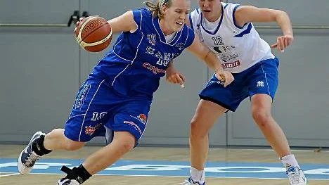 Bilden av en guldmakare? Traci Edwards är klar för Northland Basket.