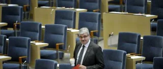 Juholt kämpar tappert