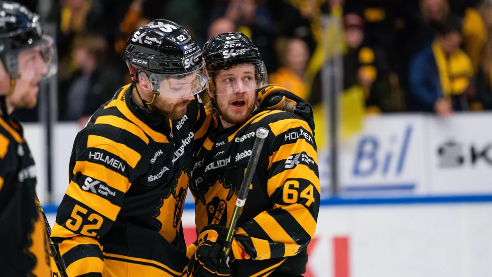 Jonathan Pudas avgjorde monstermatchen i förlängningen när han satte 3–2 i början av femte perioden.