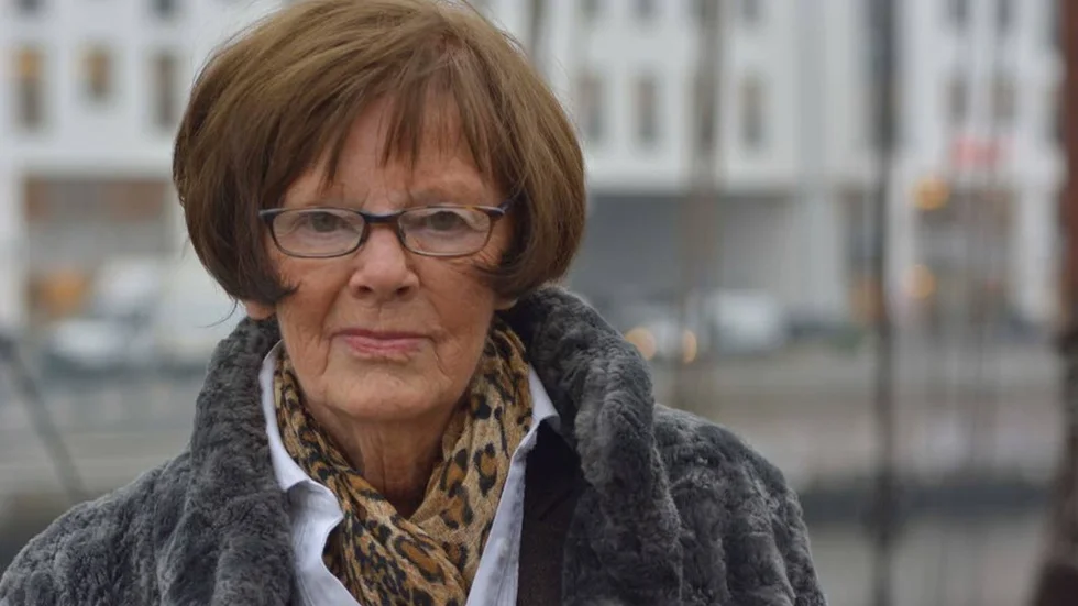 Ingeborg Nordin Hennel, född 1934, är professor emerita i litteraturvetenskap vid Uppsala universitet och en av landets tongivande forskare inom kvinnolitteraturforskning