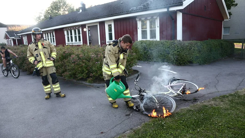 Lågorna kunde släckas med en vattenkanna.