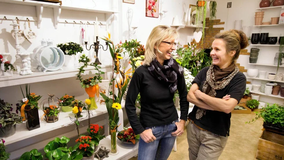Vänner. Marie Svensson och Pia Schedenborg har jobbat tillsammans i 23 år och är goda vänner.
