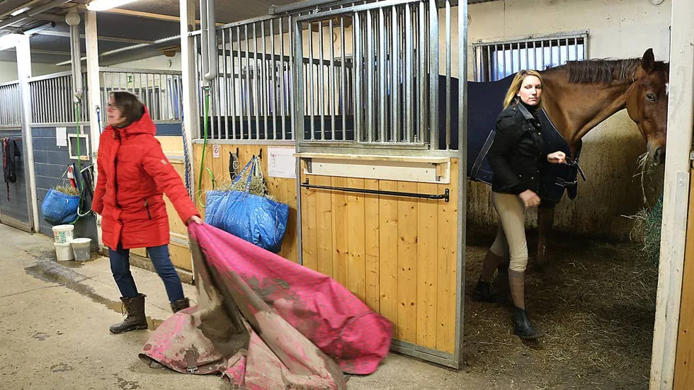 Vera Frankova och Ingrid Törnblom fortsätter driva Mjölby ridskola tillsammans med Mats Lilja  Ambuhm.