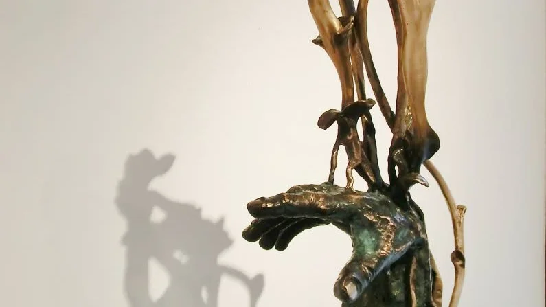"Energia", bronsskulptur av Mallfred Keresturi.