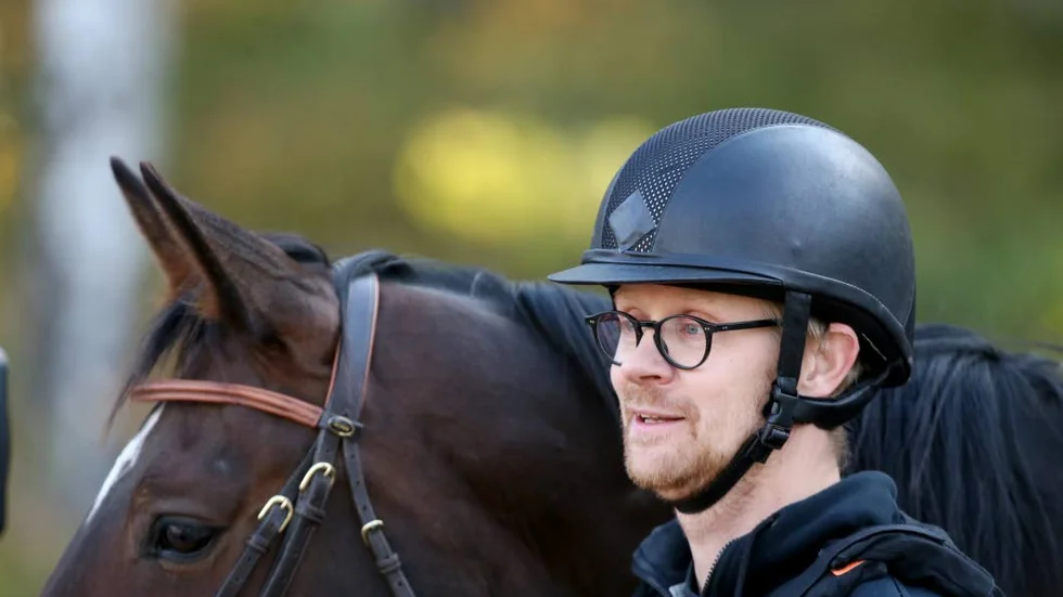 Skraj? Nog ser komikern Anders Johansson en aning spänd ut.