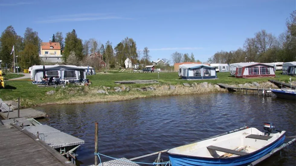 Den strandnära idyllens möjligheter diskuteras på nytt efter stängningen av Rimforsa camping.