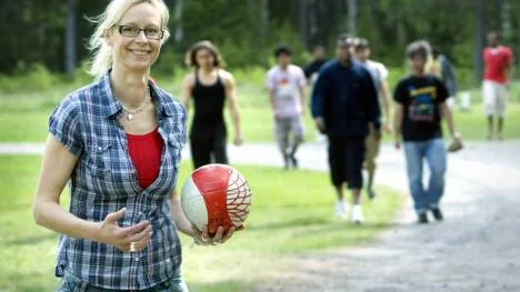 Att prata mänskliga rättigheter är oerhört viktigt när det gäller hedersrelaterat våld, menar Annika Stävenborg.