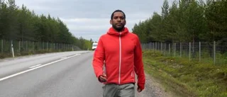 ...och han vandrar för fler blodgivare