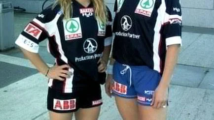 Cecilia Strandenhed och Emma Kiviniemi utgör tillsammans med tränaren Torbjörn Klingvall en Kirunakoloni i norska handbollsklubben Gjerpen.