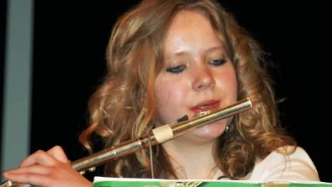 Isabell Kronkvist, flöjtsolist som bjöd på en vacker musikupplevelse.