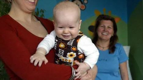 Lisa Jakobsson var förlossningsrädd. Hon hade med sig svägerskan och fyrabarnsmamman Jeanette                Widell vid förlossningen som stöd. Idag minns hon förlossningen av Doris med stor glädje.