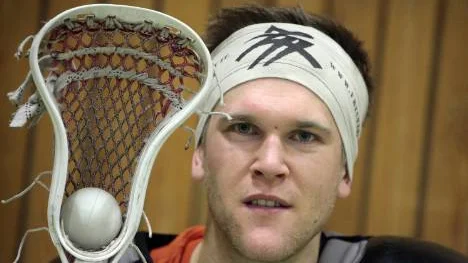 Marcus Lind är tränare för de entusiaster i Luleå som kallar sig för Snowmen Lacrosse.