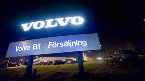 Volvo har mått bra av samhälleligt engagemang tidigare. På 1960-talet löste AP-fonderna många investeringsproblem för Volvo. Pensionsfonderna såg till att det fanns riskkapital för industriell utveckling .