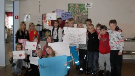 Ett mjölkuppror startade på Hedskolan i Gällivare i torsdags. Det var 4 A som dog igång upproret och nu hoppas de att de andra klasserna på skolan ska följa efter.