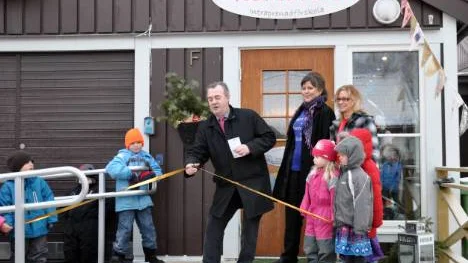 ...den traditionsenliga bandklippningen. FOTO: Susanne Jansson