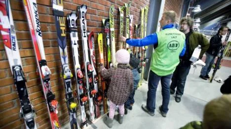 Luleå alpina klubbs skidbytardag i Coop arena lockade både stora och små spekulanter.