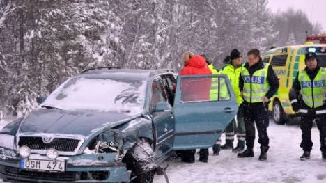 Räddningstjänst och polis var snabbt på plats. De kunde konstatera att de inblandade personerna klarat sig bra.FOTO: K-L Sundqvist
