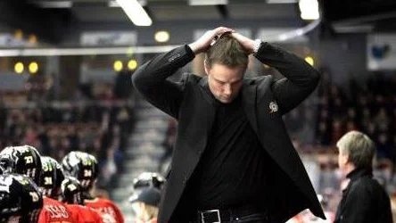 Aj, aj, aj. Huvudbry för Luleåtränaren.