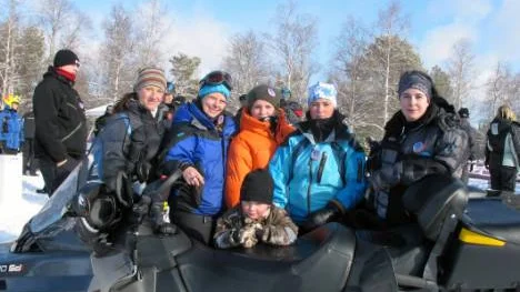 Tjejerna bakom den gemensamma skoterträffen i Gällivare i lördags. Fr.v. Mia Edin, företagsbolaget, Elisabeth Landby, Sole event, Anna Larsson, Sole event, Maria Wallgren, Visit Gellivare, Nina Eriksson, företagsbolaget och Wilgot Wallgren, 5, år.