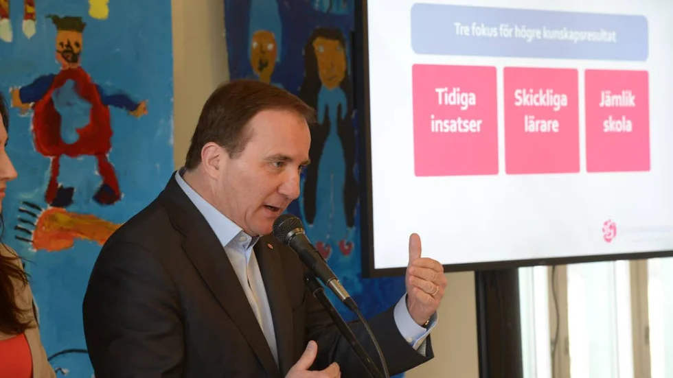 Undervisning. Statsministern pratar politiska satsningar på en skola.