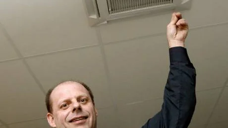 Att det är uppåt och vind i seglen för länets småföretagare bekräftas av Stig-Göran Lind från företaget Friginor. FOTO: lennart jönsson