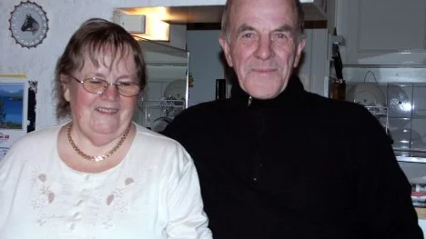 Farmor Sisko Kalla och farfar Bengt Kalla är förstås också stolta och glada. Fotograf: K-L Sundqvist