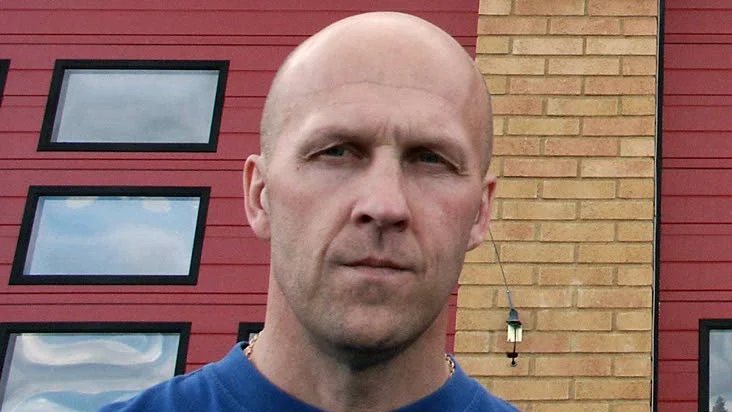 KÖRORDER. Ulf Kyrö, Räddningstjänsten, har gett order till personalen att köra sakta efter sträckan.